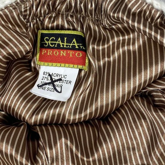 Scala Pronto Knitted Beanie Hat With Short Brim - Picture 6 of 6